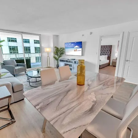 Stunning 1 Bdr 1 Bth • Brickell • Bay & City Views